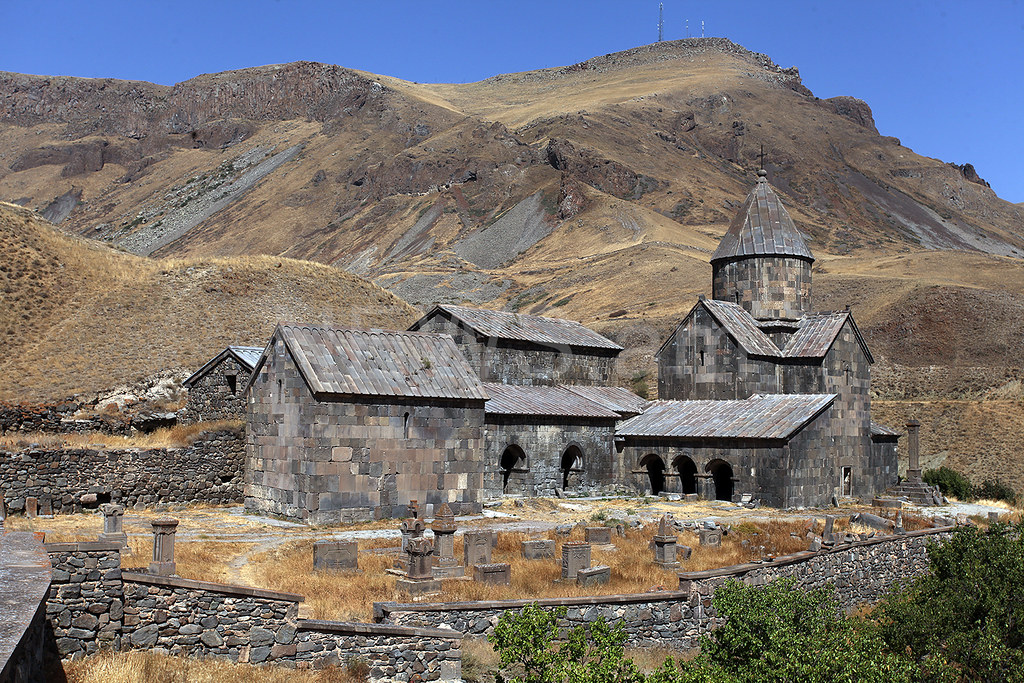 Որոտնավանքի վանական համալիր. ճարտարապետության եւ լանդշաֆտի միասնություն